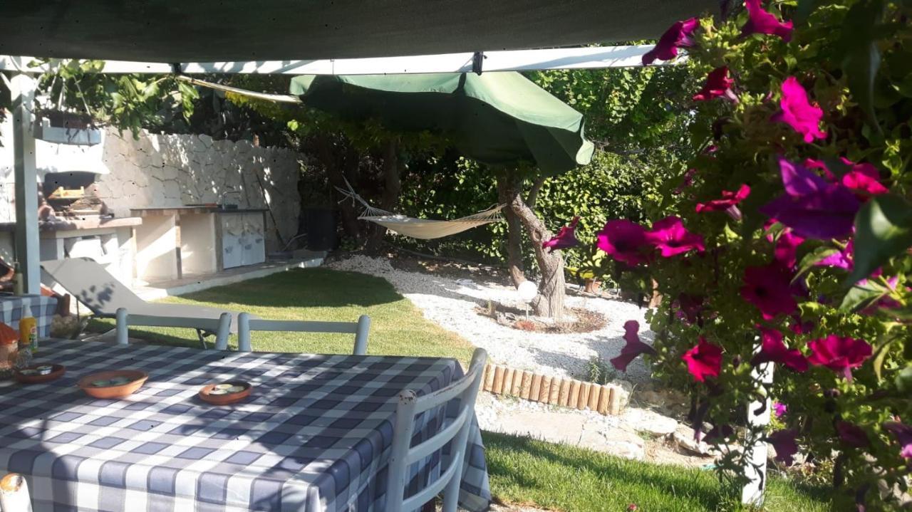 Nonna Dora Bed & Breakfast Muros Exterior photo