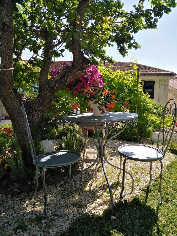 Nonna Dora Bed & Breakfast Muros Exterior photo
